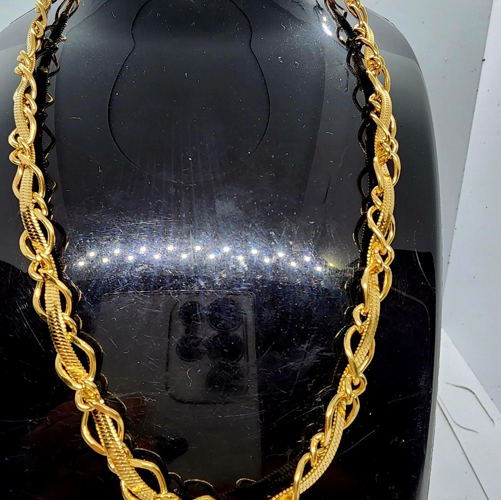 Elegant Gold Chain Necklace